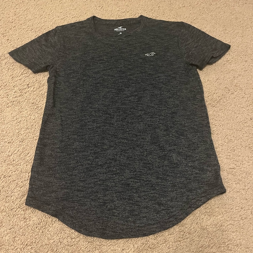 Hollister t-shirt